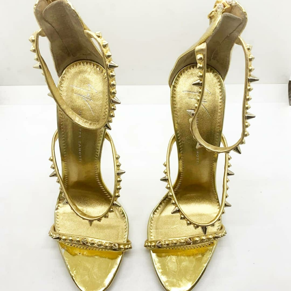 GOLD STUDDED Giuseppe Stilettos - Picture 3 of 4